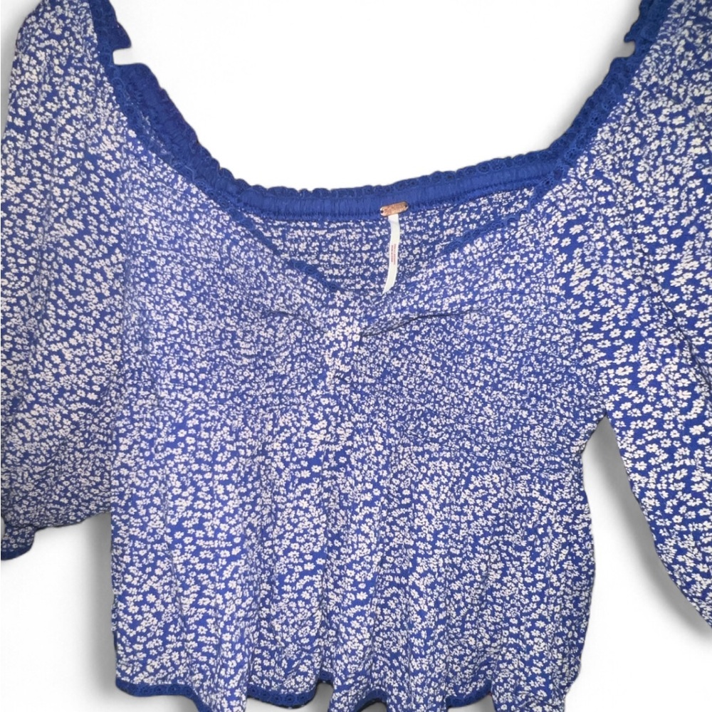 Free people blue Brittnee Printed Top  hand-stitching details & lace Size Large